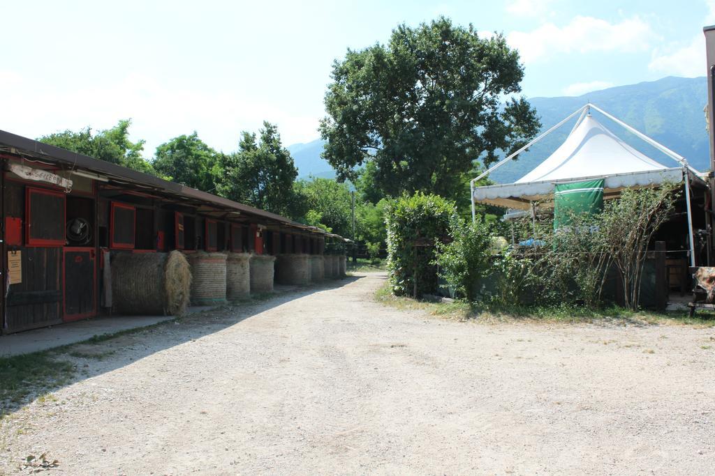 Agriturismo al Ranch Villa Castello dʼAviano Exterior foto